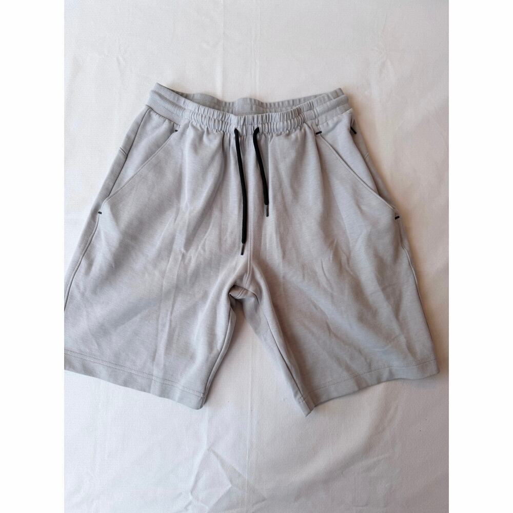 Men’s shorts size small
